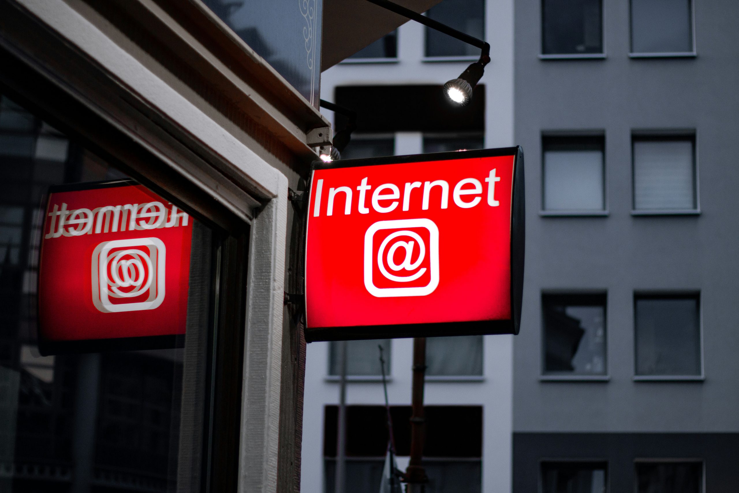 The History of the Internet: A Comprehensive Timeline